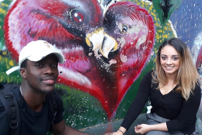 9-Hour Full Day Tour of Pablo Escobar Including C13, Museum and Barrio PE - Escaleras Electricas De La Comuna 13