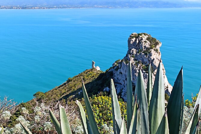 A Hike to the Devils Saddle - Tour Details