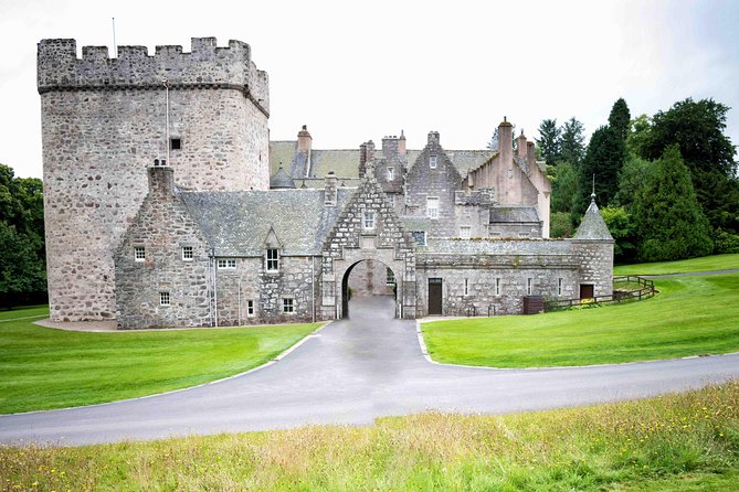 Aberdeenshire Private Half Day Castle & Historic Building Tour - Exploring Castles and Historic Buildings