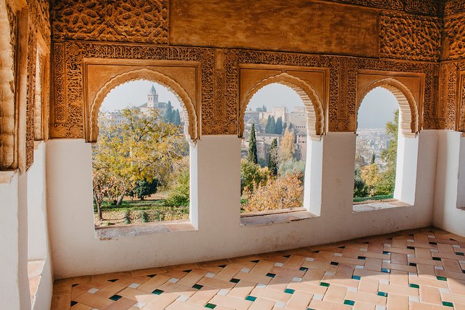 Alhambra and Generalife Skip-The-Line Ticket With Official Guide - Booking and Cancellation Policy