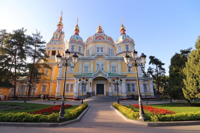 Almaty City & Shymbulak Tour With Local Cuisine and Wine Tasting - Local Cuisine Tasting