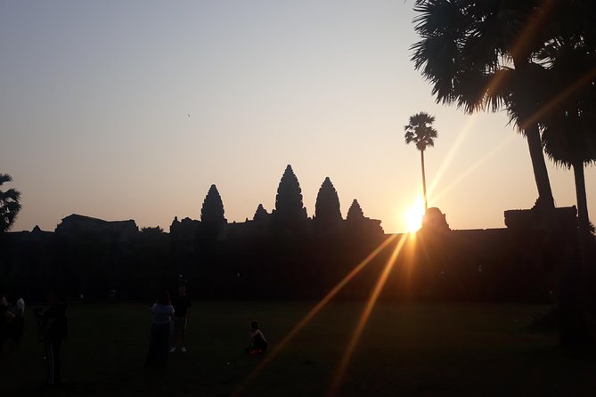 Angkor Wat Secret Exploring Tours - Included Amenities and Services