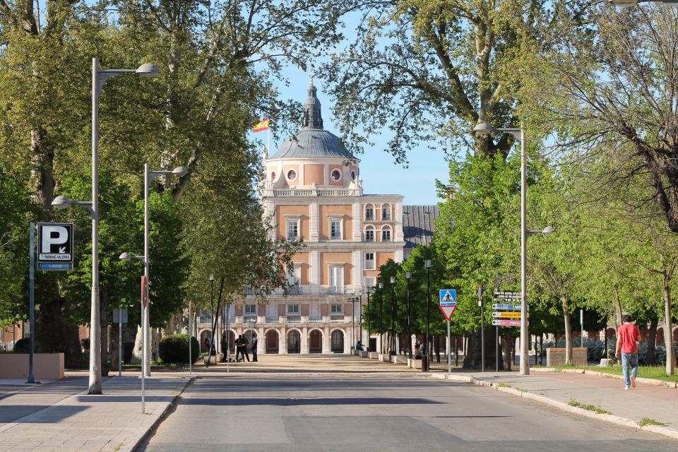 Aranjuez: City and Gardens Guided Walking Tour - Itinerary Details