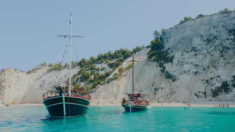 Argostoli: Full-Day Boat Trip With Lunch & Unlimited Drinks - Food and Drinks