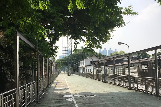 Bangkoks Wireless Road: A Self-Guided Audio Tour - Key Features of the Tour