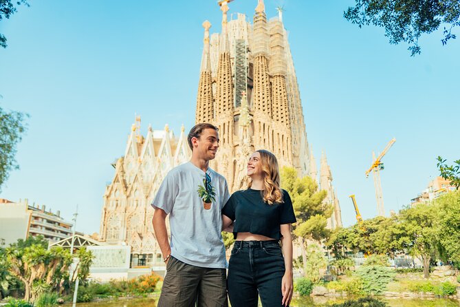 Barcelona : Private Photoshoot Outside Sagrada Familia - Included Services