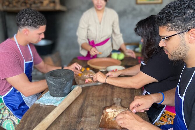 Be a Real Balinese With Traditional Balinese Cooking Class - Cooking With Local Families