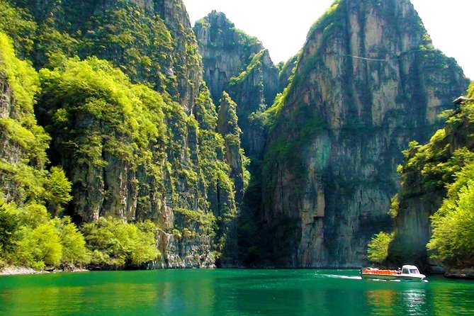 Beijing Private Tour to Badaling Great Wall and Longqing Gorge With Boat Ride - Scenic Drive to Badaling