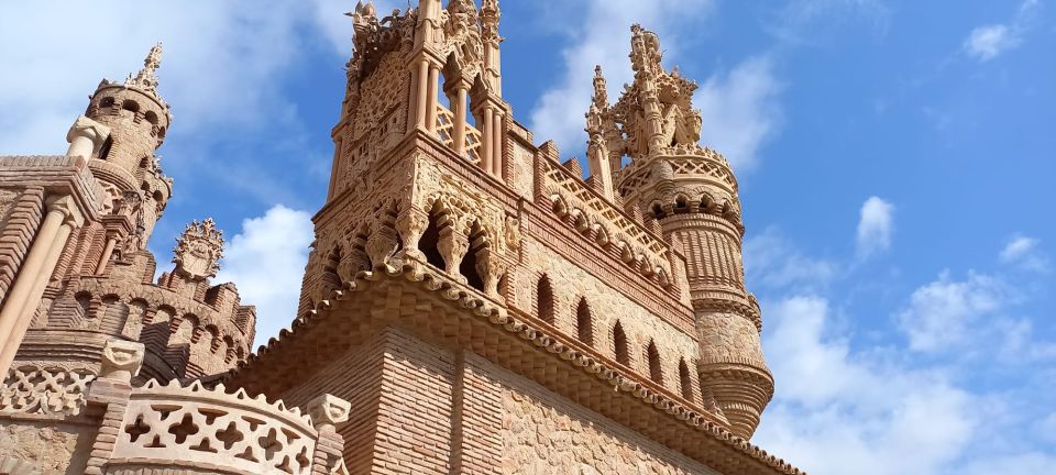 Benalmadena: Colomares Castle Tour With Entry Ticket - Meeting Information