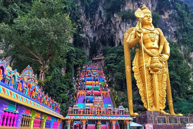 Blue Mosque And Batu Caves Tour - Exploring Batu Caves