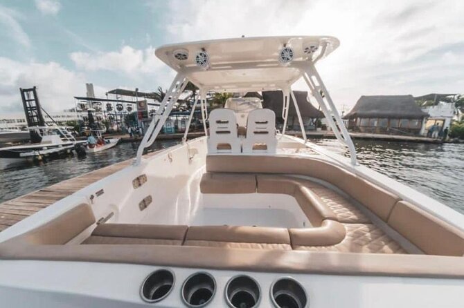 Boraina, 34 FT Luxury Boat Rental in Cartagena - About the Boraina Boat
