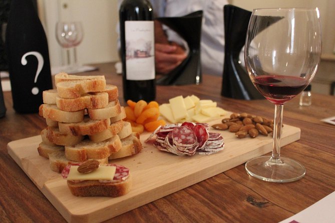 Bordeaux Super Saver Historic Gourmet Walking Tour With Lunch and Médoc Tour - The Picnic Lunch