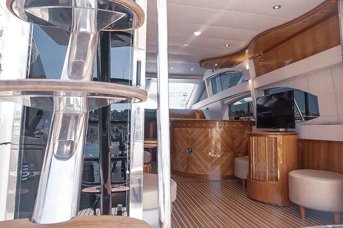 BRIDGES EXPERIENCE 2h-Private Yacht Tour in the City of Porto - Accessibility and Participation