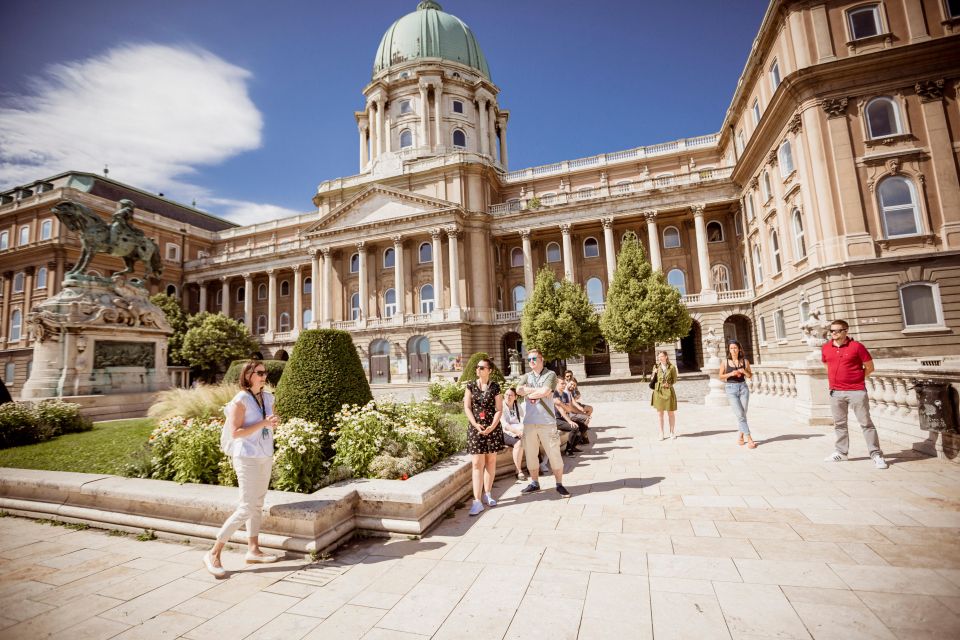 Budapest: Buda Castle Walk With Saint Stephens Hall - Meeting Point Information