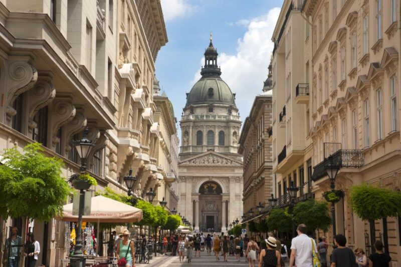 Budapest: City Center Walking Tour - Iconic Landmarks on the Route