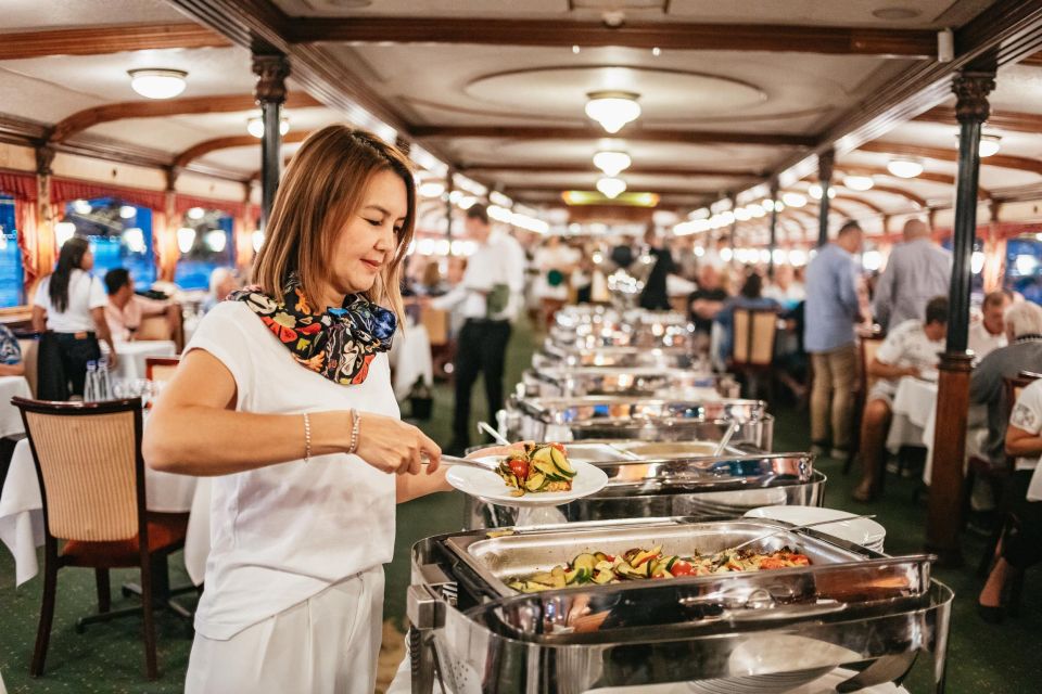 Budapest: Danube Cruise With Hungarian Dinner and Live Music - Itinerary Details