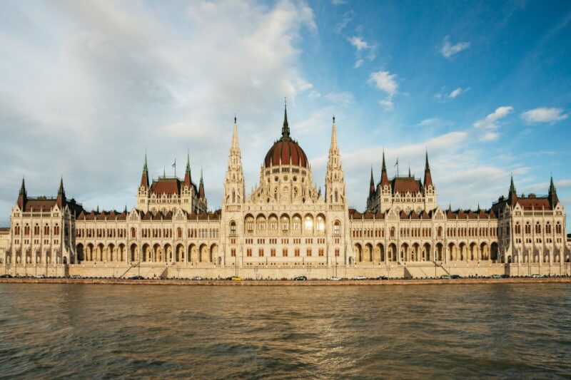 Budapest: Danube River City Lights Express Cruise - Itinerary Details