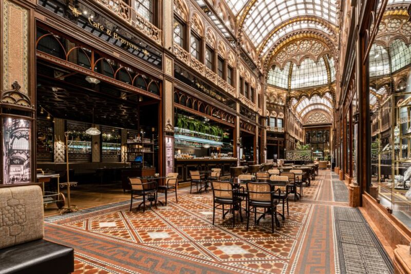 Budapest: Paris Passage Restaurant 3-Course Menu - Beverage Options