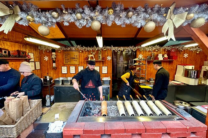 Budapest Wonderland - a Christmas Market Tour With Chimney Cake & Mulled Wine - Guided Tour for Seamless Navigation