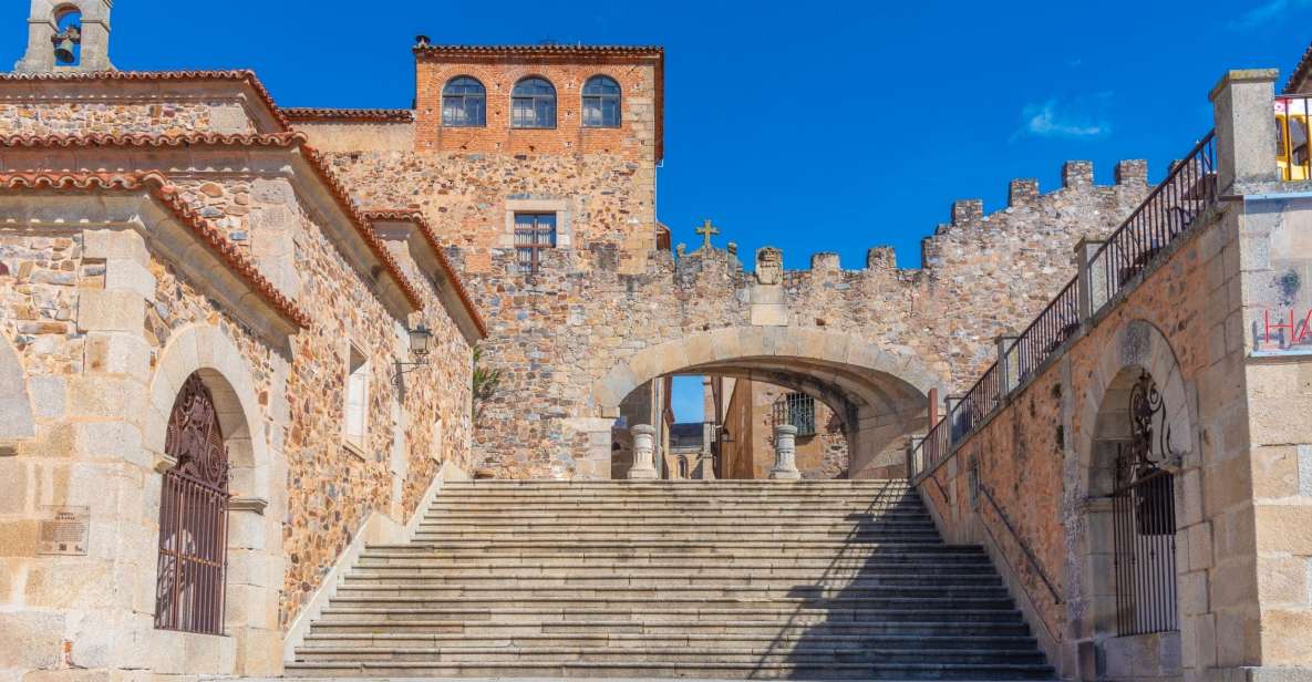 Cáceres: Guided Tour + Entrance to Monuments + Tasting - Accessibility and Comfort