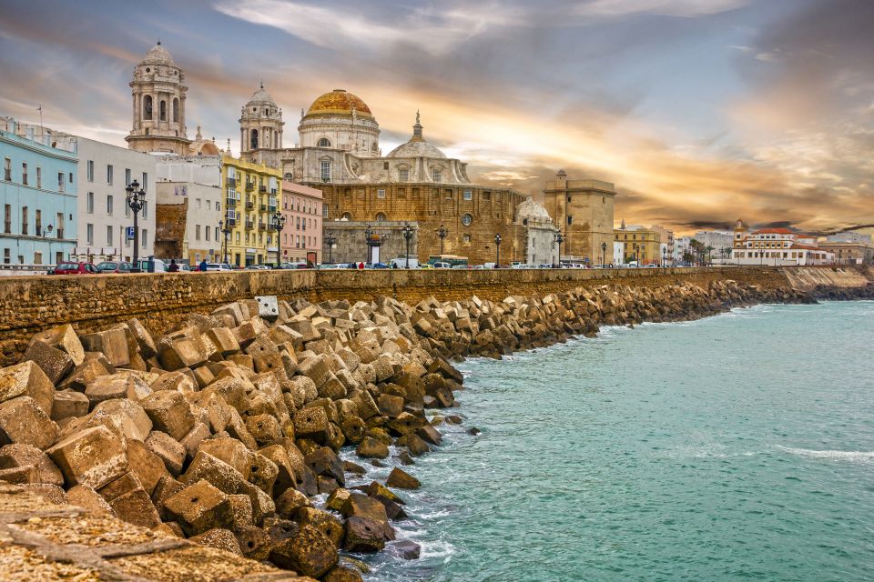 Cadiz: Mysteries and Crimes Walking Tour With Souvenir - Experience Details