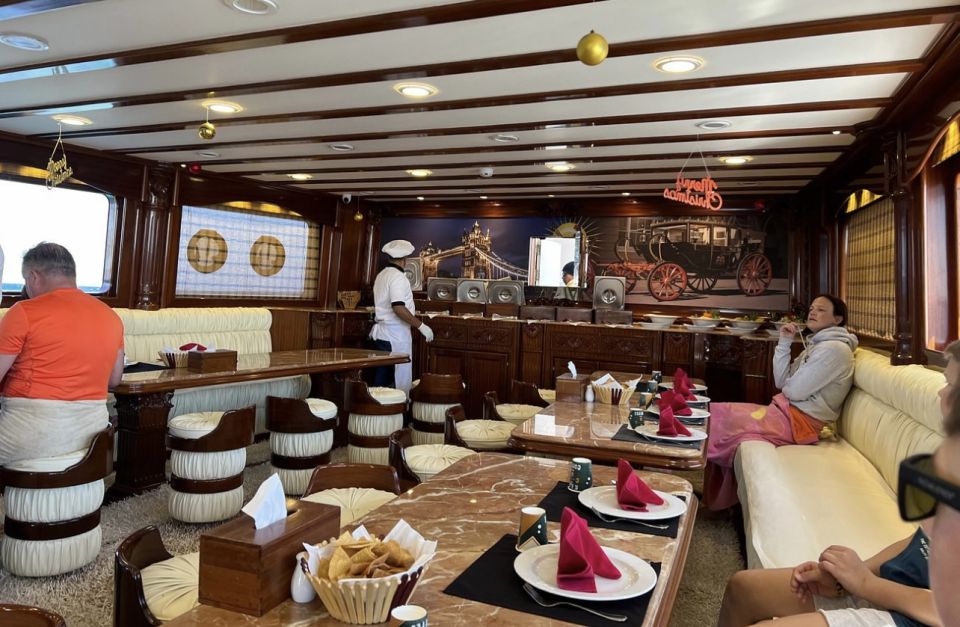 Cairo: Premium Yacht Cruise & Lunch With Optional Pickup - Inclusions and Equipment