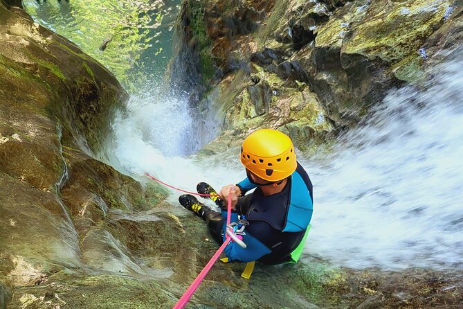 Canyoning Grenoble: the Ecouges Canyon - Group Size and Safety Measures