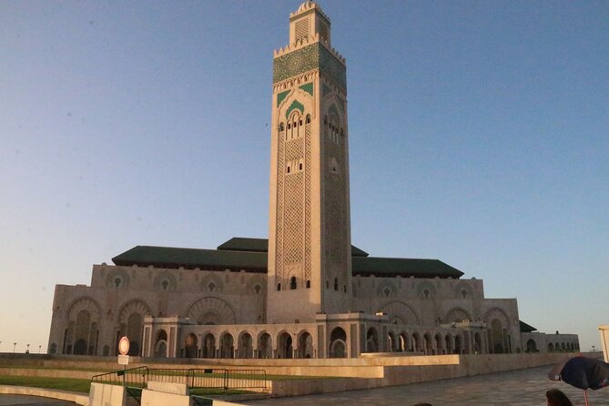 Casablanca and Morocco Shared Walking Tour With Licensed Guide - Meeting and End Points