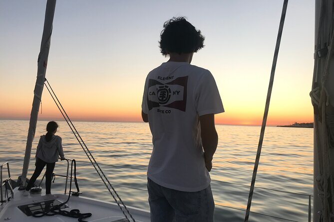 Cascais Sunset Private 2h Cruise With a Drink - Professional Crew