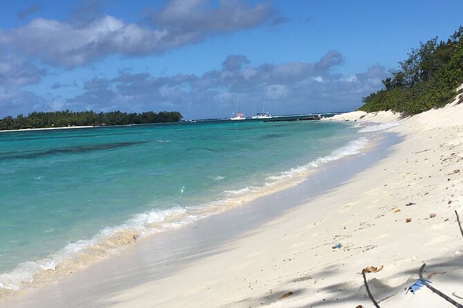 Catamaran Full-Day 3 Island Northern Isles Cruise in Grand Baie - Delightful Lunch Options