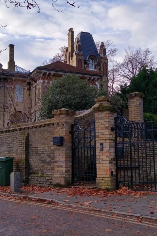 Celebrity Homes Tour of Hampstead - Comedian Ricky Gervaiss Residence