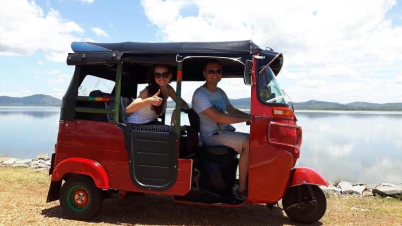 Colombo: From Sightseeing and Shopping Tour by Tuk Tuk - Navigating the Vibrant Pettah Market