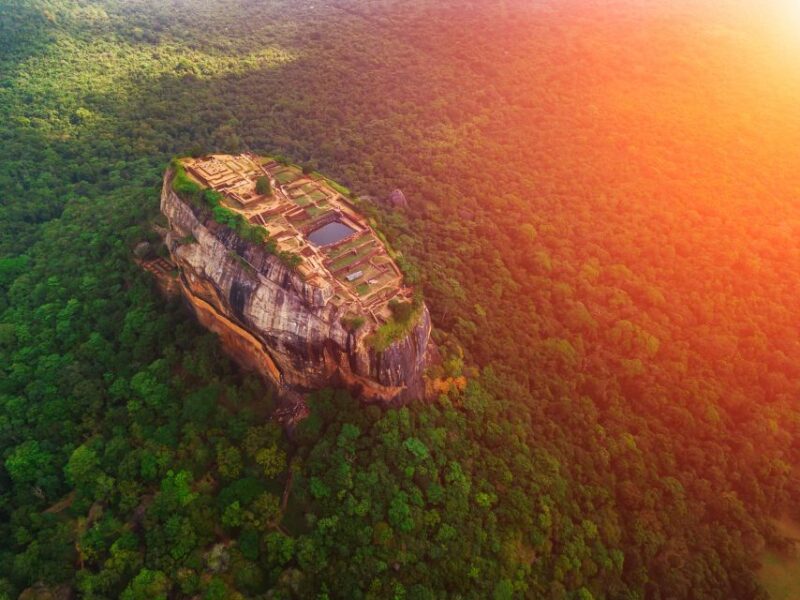 Colombo: Polonnaruwa & Sigiriya Guided Day Tour With Lunch - Polonnaruwa Ancient City