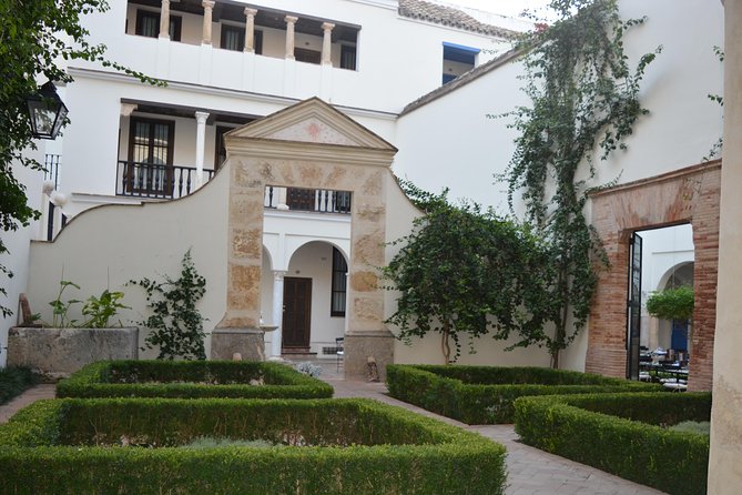 Cordoba Monuments Relax Tour in English - Jewish Quarter Exploration