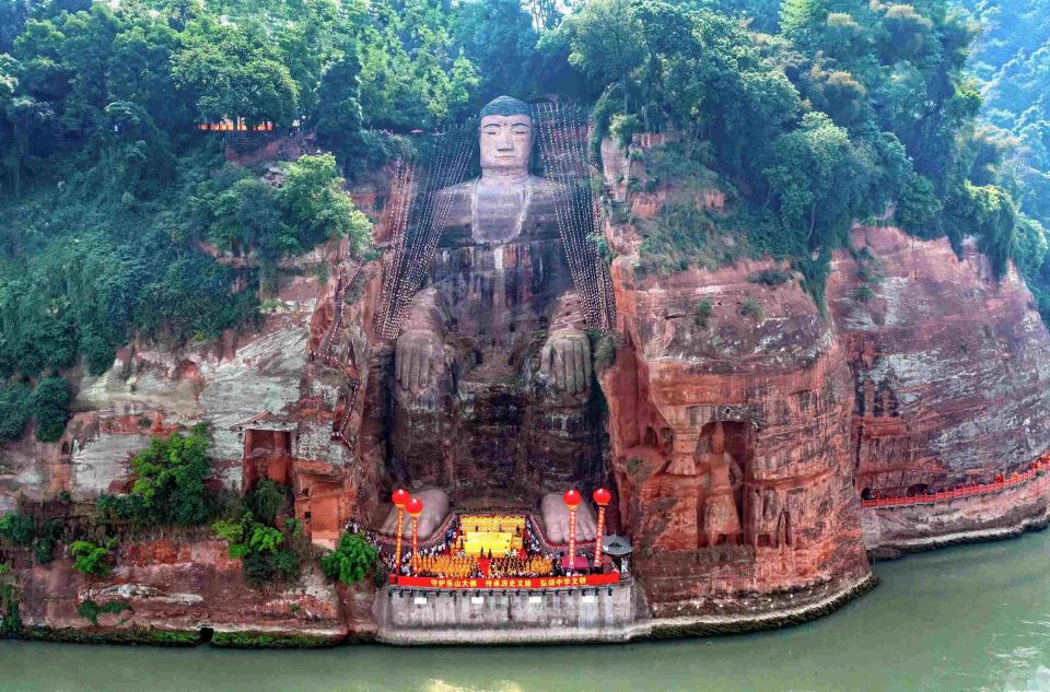 Day Tour Leshan Buddha Option Panda Tour - Inclusions and Services