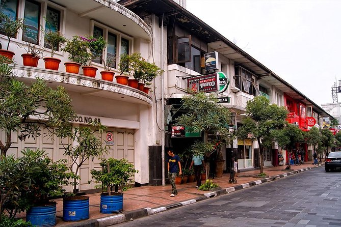 DAY TRIP TO BANDUNG CITY From Jakarta - Braga Street Experience