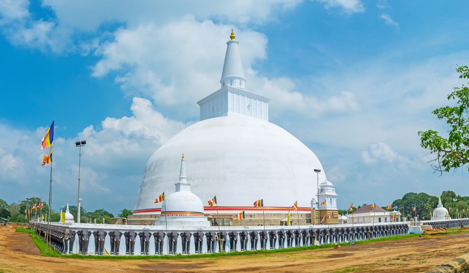 Day Trip to UNESCO City Anuradhapura From Kaluthara - Included and Excluded