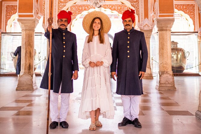 Delightful Private Full Day Tour of Jaipur With Guide - Discovering Amer Fort
