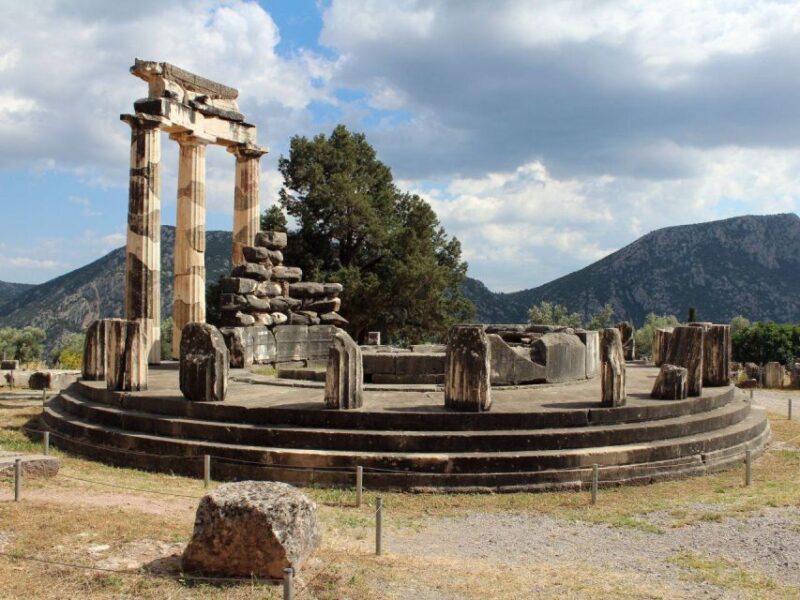 Delphi: Audio Guided Tour of the Sites in French or English - Itinerary Details