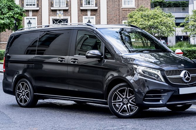 Departure Private Transfer: Niagara Falls to Toronto Airport YYZ in Luxury Van - Pickup and Drop-off