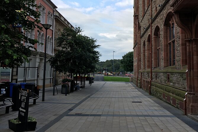 Derrie Danders: Highlights of the Walled City a Self-Guided Audio Tour - Tour Flexibility
