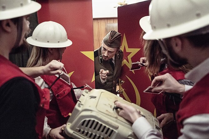 Downfall Spy Mission (Premium Private Escape Room) - Challenging Puzzles and Teamwork