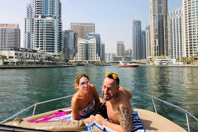 Dubai 1h Sea Escape: Little Get Away! - Convenient Meeting Location