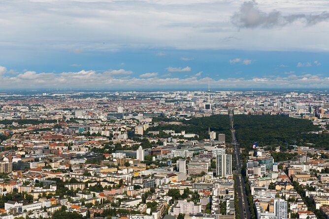 Eat Like a Berliner: Market Tour, Cooking Class and Lunch - Experiencing German Hospitality