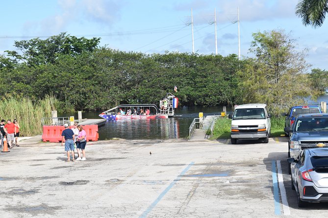 Everglades Air Boat Ride + Alligator Show. - Inclusions