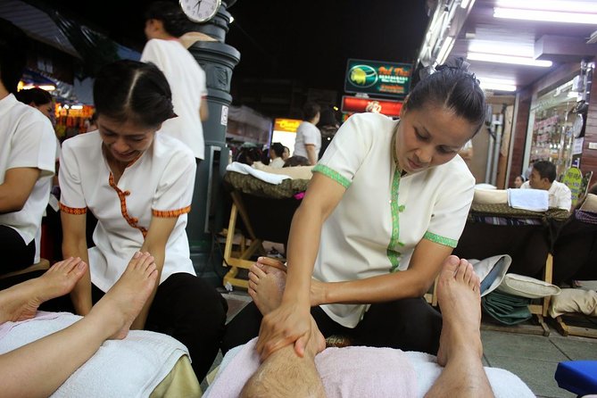 Experience Typical Thailand at Night With Streetfood Dinner & Foot Massage - What to Expect