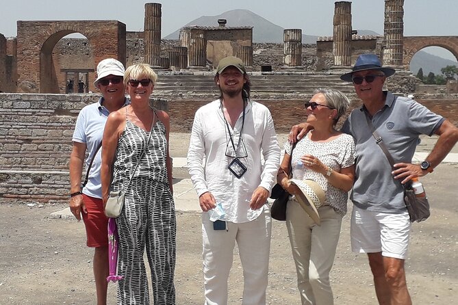 Exploring Pompeii - Tour Guide Expertise and Reviews