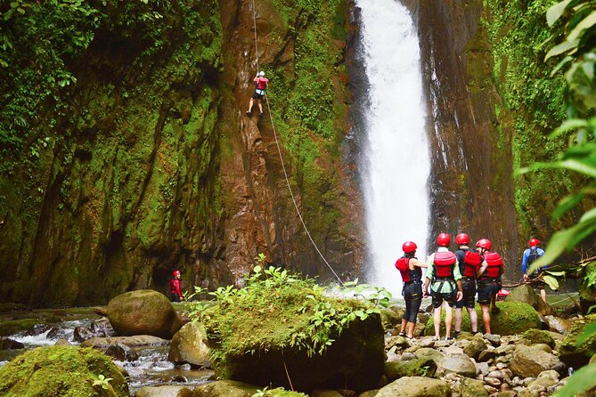 Extreme Combo, Gravity Falls Jumping and Rafting Class 2-3 - Rappelling and Cliff Jumping