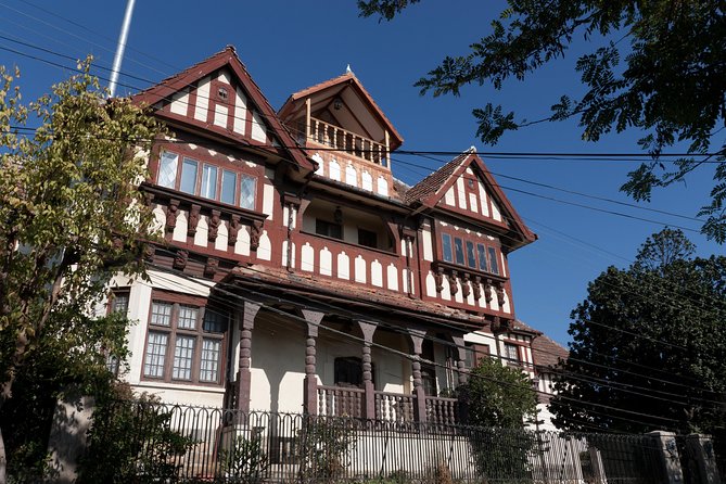 Famous Viña Del Mar! Premium Walking Tour With a Native Guide - Exploring Quinta Vergara