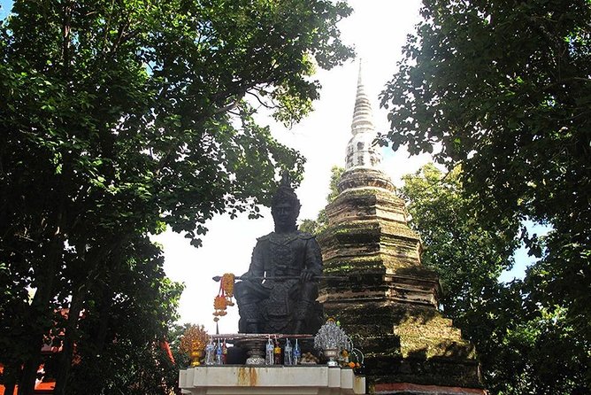 From Chiang Mai: White and Blue Temple & Golden Triangle Day Trip - Discovering the Blue Temple